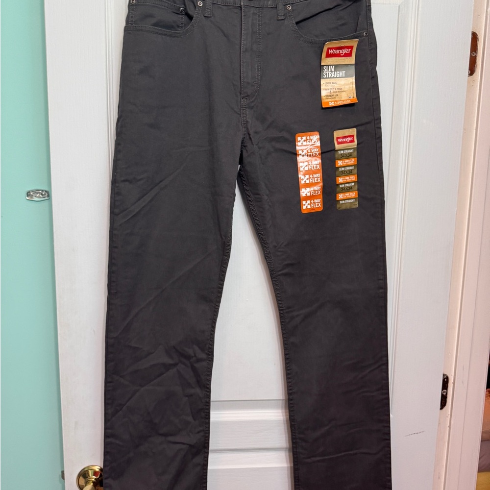 Wrangler Men's Dark Gray Slim Straight Jeans